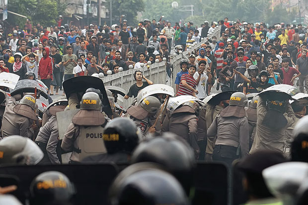 Ricuh, Penertiban Kampung...