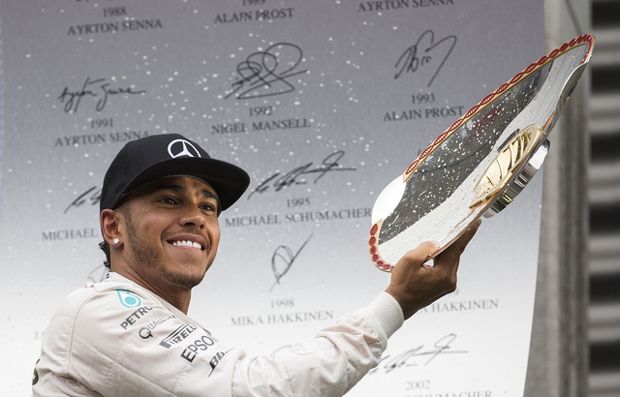 Hamilton Menang Mudah...
