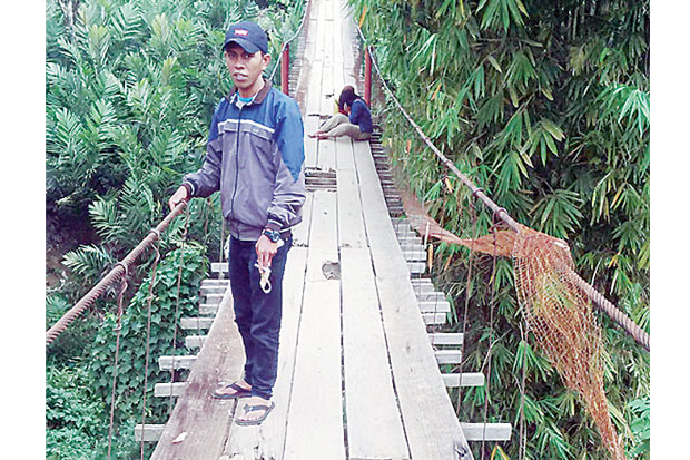Jembatan Gantung Membahayakan