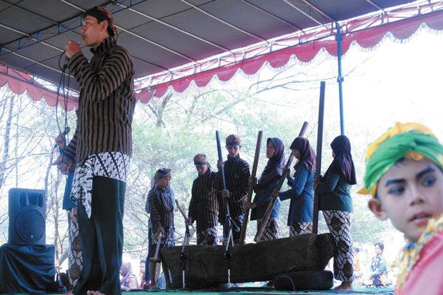 Kesenian Tradisional...