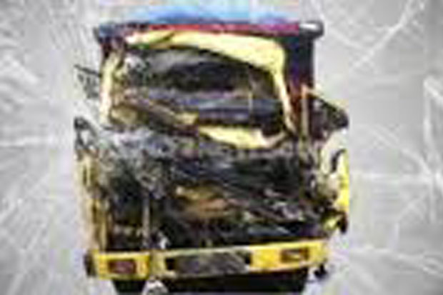 Truk Hantam 4 Kendaraan,...