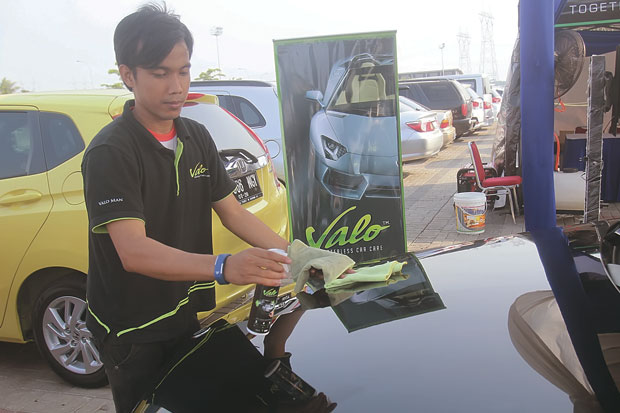 Mudahnya Mencuci Mobil...