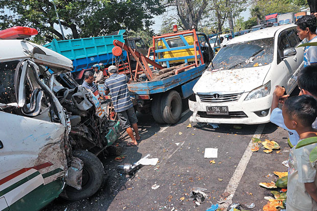 Bawa Mayat, Ambulans...