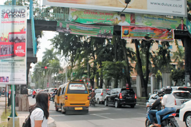 JPO Depan UHN Dibiarkan...