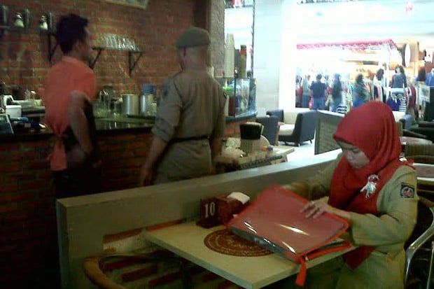 Razia Miras, Restoran...