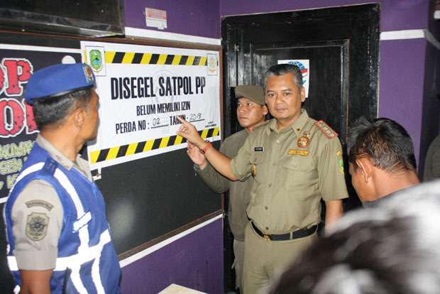 Disegel Pemkot, Pembangunan...