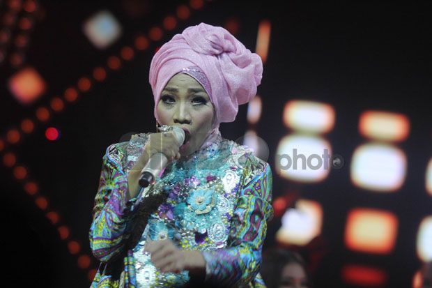 Desy Berikan Sentuhan...