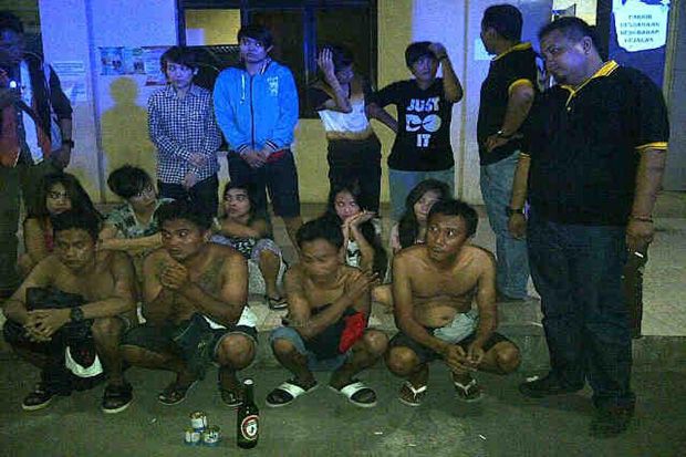 9 Gadis Cantik Pesta...