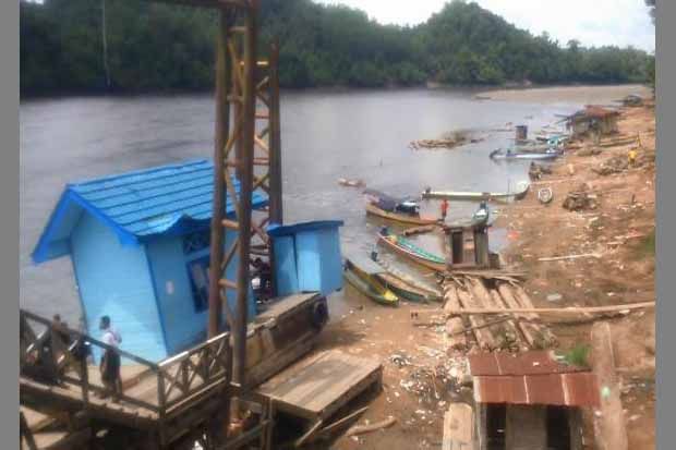 Sungai Mahakam Surut,...