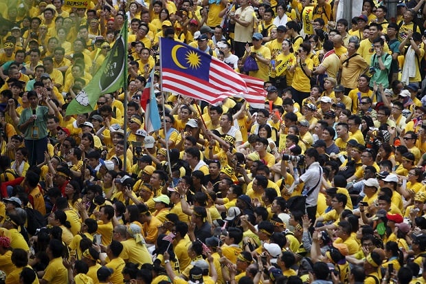 Malaysia Kumpulkan Identitas...