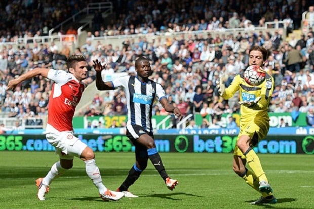 Lagi, Arsenal Dibantu...