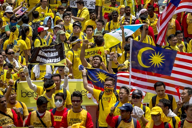 Malaysia Bergolak, Pemerintah...