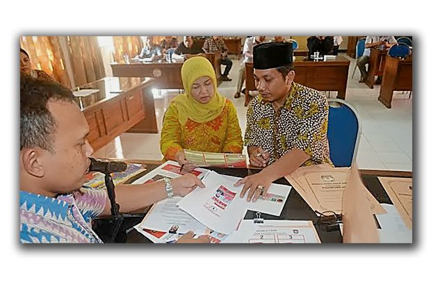 Alat Peraga Kampanye...