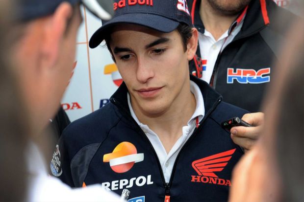 Rossi Menang, Marquez...