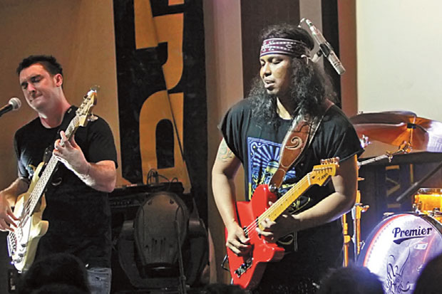 Gugun blues Shelter...