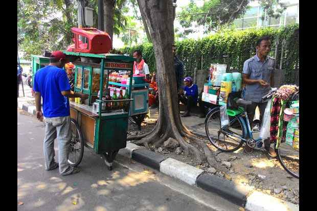 Titik Kumpul Buruh Pindah,...