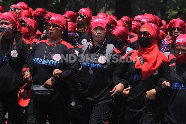 Demo Buruh, Polwan dan...