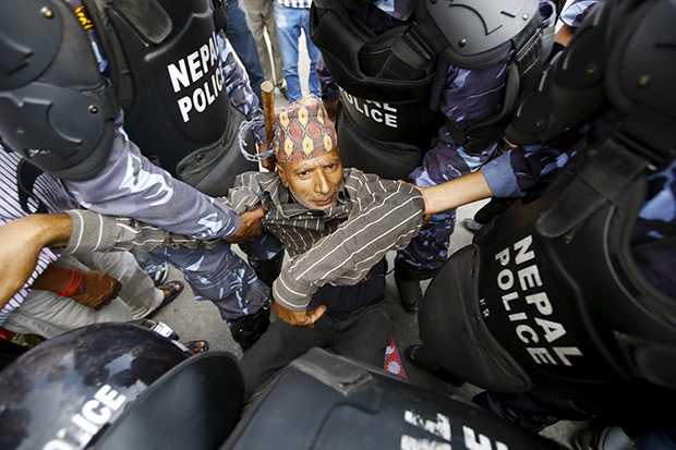 Polisi Nepal Tembak...