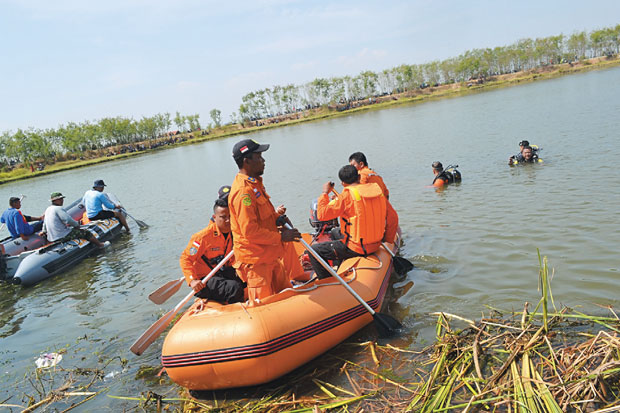 Kejar Ikan, Buruh Tenggelam...