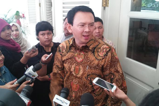 Ahok Sebut Operator...