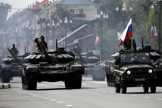 Rusia Gelar Parade Militer...