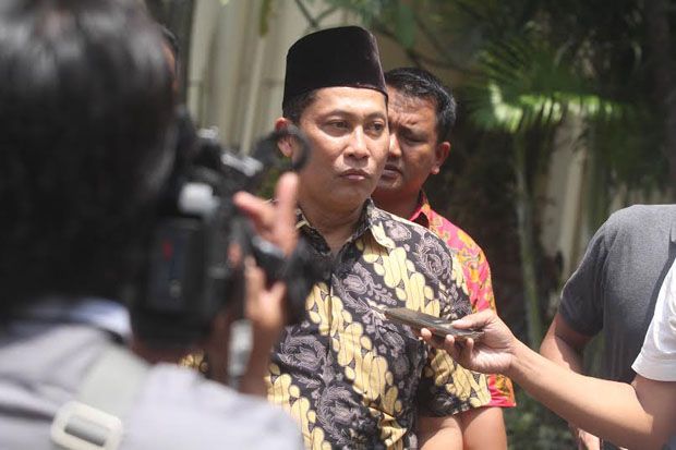 Kalangan DPR Kritik...