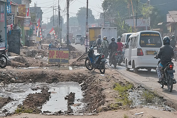 Banyak Proyek Infrastruktur...