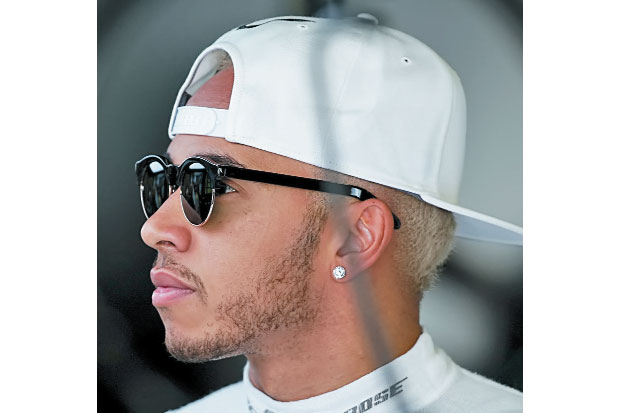 Hamilton Semakin Cepat