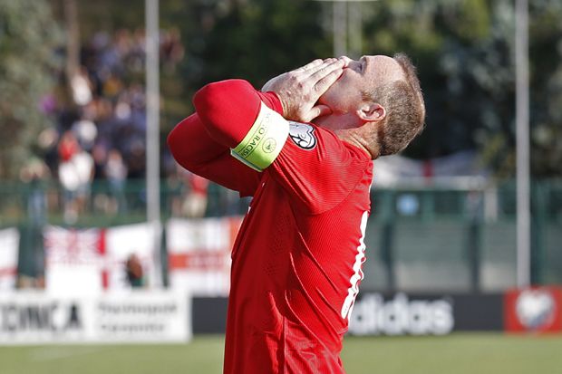 Rooney Samai Rekor Bobby...