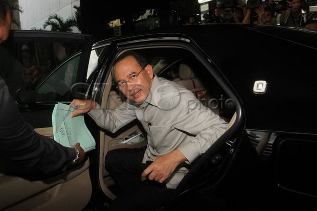 Mantan Ketum PPP Tertawakan...