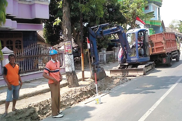 Ruas Diponegoro Dilebarkan