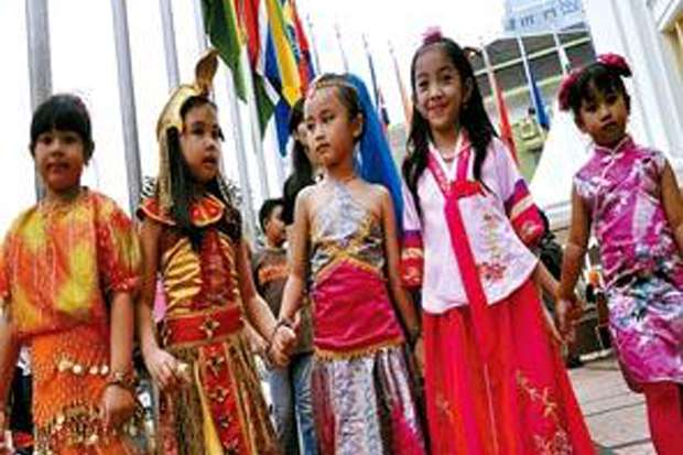 Ribuan Anak di Manado...