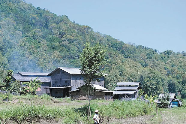 Warga Tolak Industri...