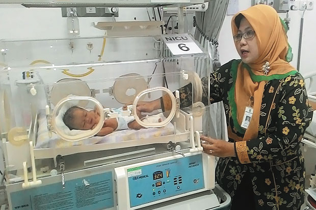 Dibuang, Bayi Perempuan...
