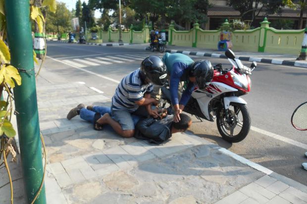 Polisi Bekuk Terduga...