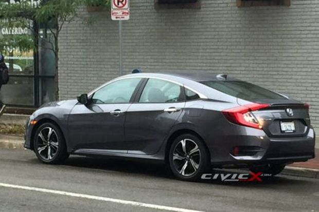 Honda Civic Baru Tertangkap...