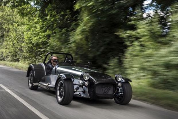Caterham Luncurkan Superlight...