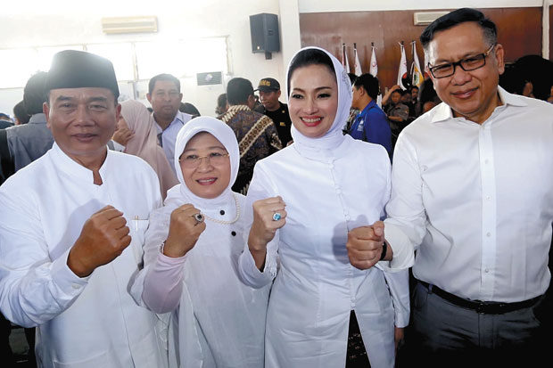 Ditantang Rasiyo-Lucy,...