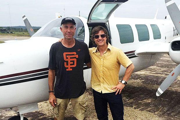 Pilot Akrobatik Hollywood...