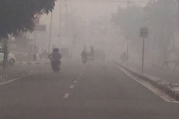 Rumah Penuh Asap, Warga...