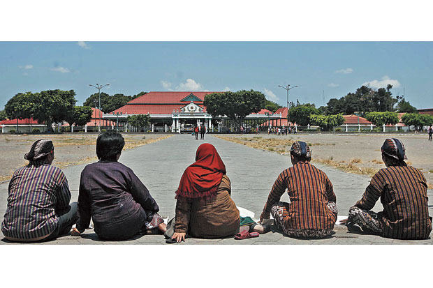 Raja Diminta Cabut Kekancingan...