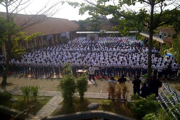SMAN 8 Bandung Salat...