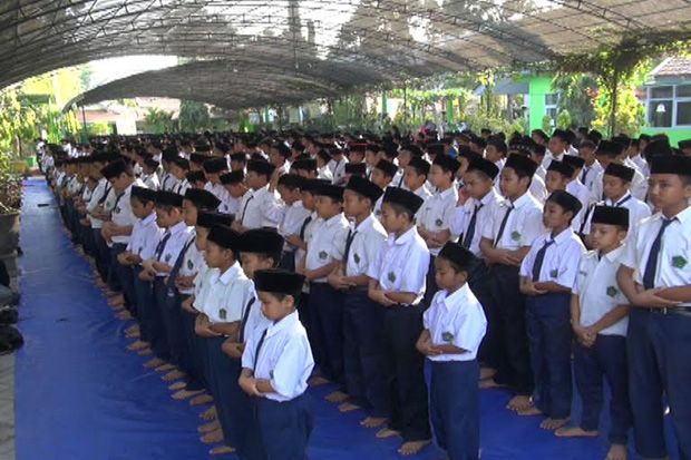 Ribuan Siswa di Jombang...