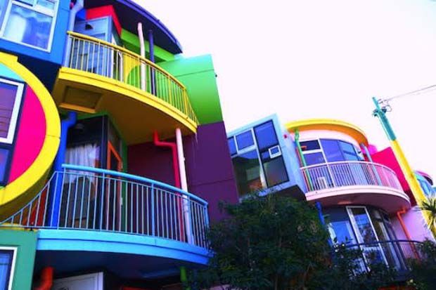 Apartemen Unik Warna-warni...