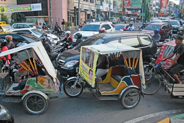 Medan Dikepung Betor