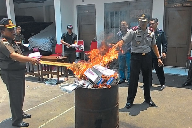 Ratusan Ribu Batang...