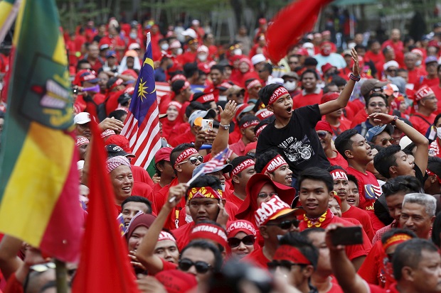Massa Kaus Merah Demo,...