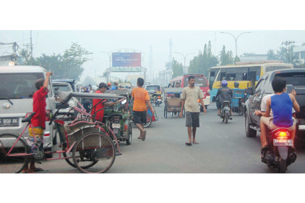Antrean Becak Perparah...