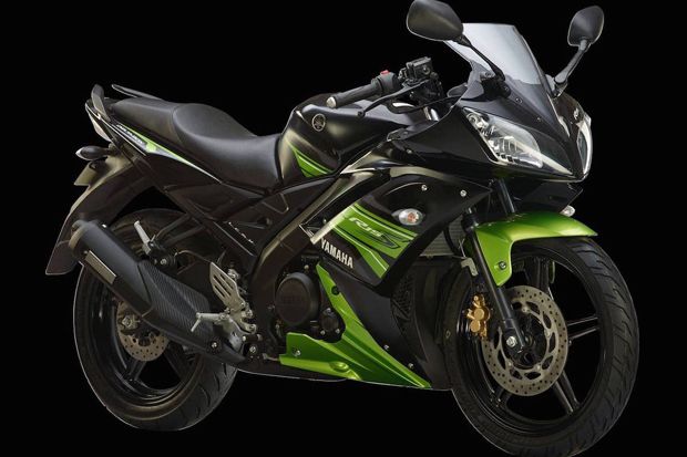 Yamaha R 15 S Meluncur...