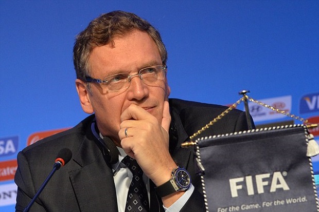 Jerome Valcke Tersandung...